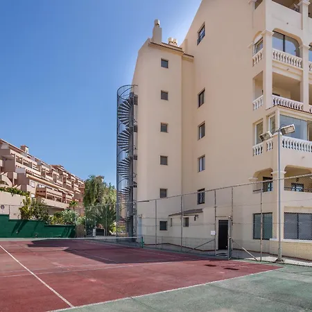 Tranquil Communal Heated Pool Appartement *