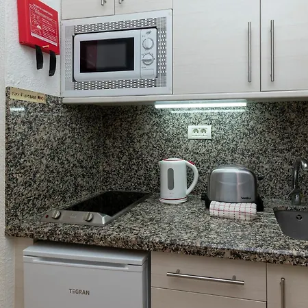 Tranquil Communal Heated Pool Appartement Los Cristianos (Tenerife)