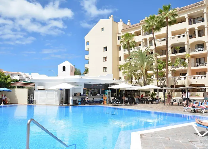 Tranquil Communal Heated Pool Apartmán