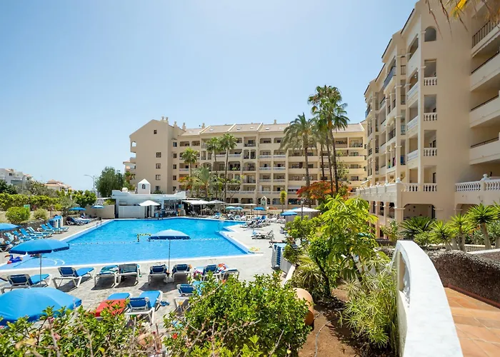 Tranquil Communal Heated Pool Apartmán