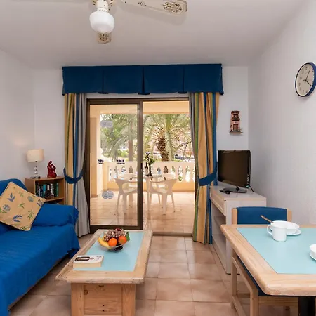 Tranquil Communal Heated Pool * Los Cristianos (Tenerife)